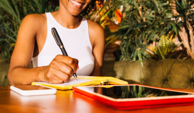 How to land writing contracts as a Writer (Even Without Connections)
